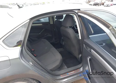 2017 Volkswagen Passat 1.8T S z USA, uszkodzony, nr VIN 1VWAT7A32HC008766